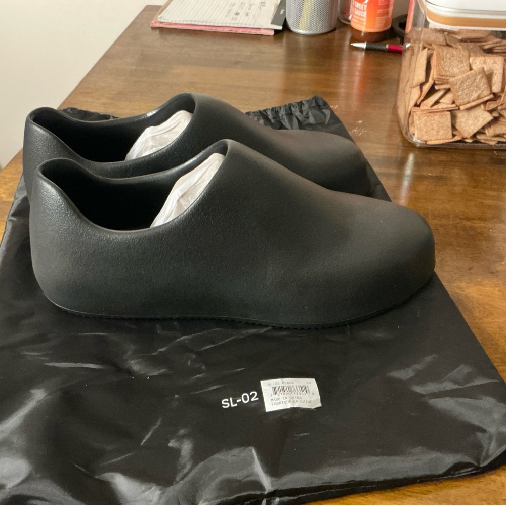 Yeezy SL-02 Size 12 black